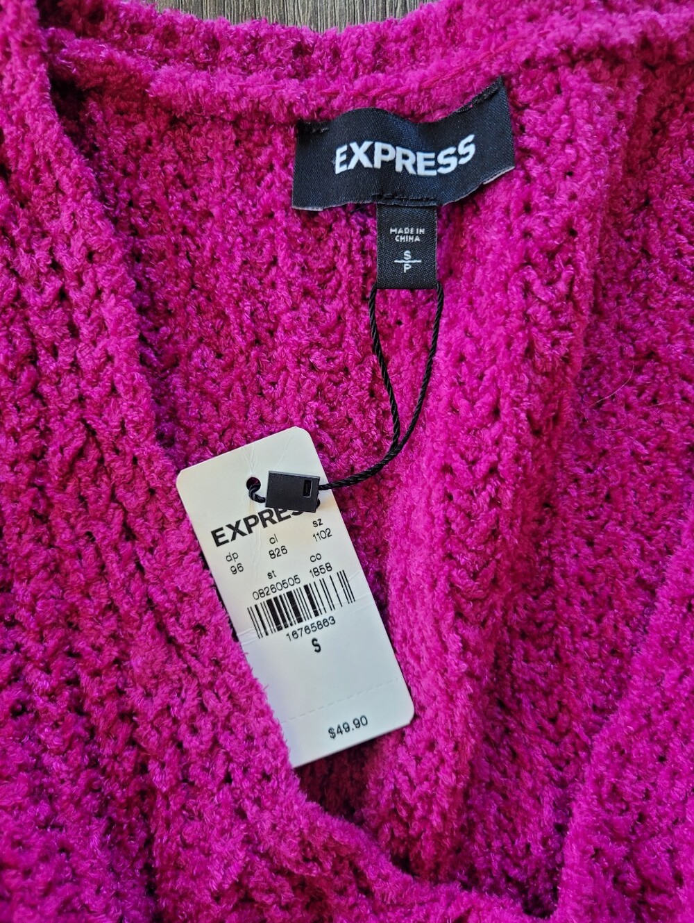 NWT Express Cozy Chenille Shaker Knit V-Neck Sweater - Picture 2 of 4